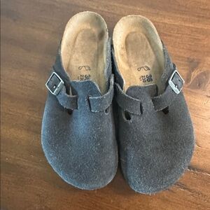 Gray Suede Boston Soft Bed Birkenstock Clogs